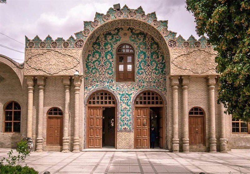 بنای کتابخانه مرکزی کرمان استحکام ندارد