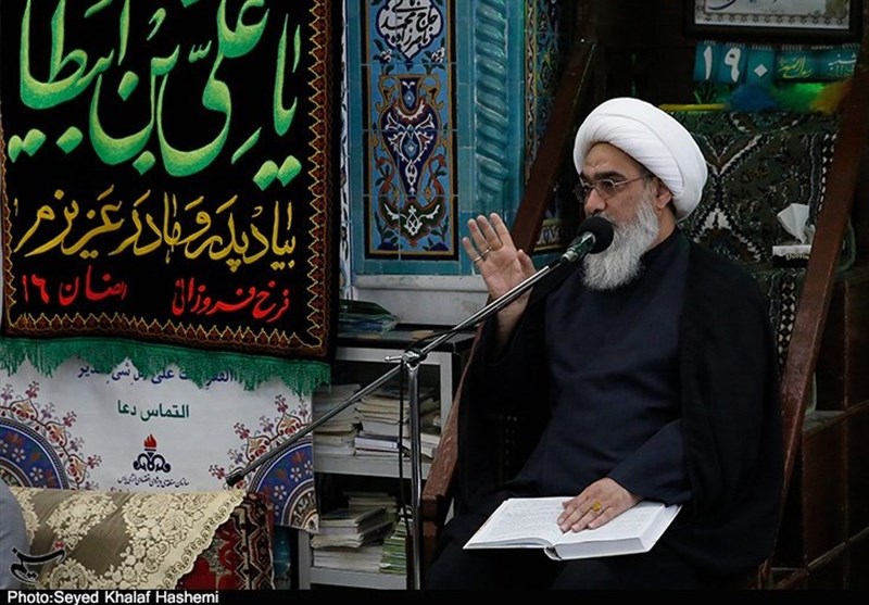 امام جمعه بوشهر: انقلاب اسلامی مظهر مکتب حسینی است