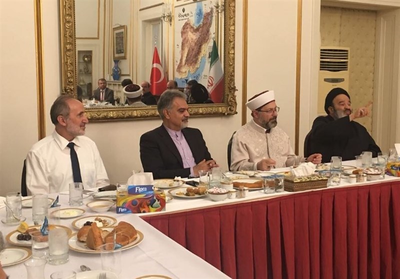 حضور رئیس سازمان دیانت ترکیه در سفارت ایران