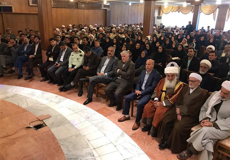 روایت تسنیم از نشست صمیمی احزاب، فعالان سیاسی و روحانیون با استاندار کردستان