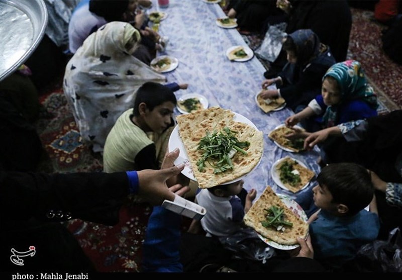 برپایی سفره‌های افطاری در کرمان با رنگ و بوی سادگی به روایت تصویر