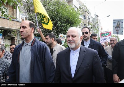 حضور محمدجواد ظریف وزیر امور خارجه در راهپیمایی روز جهانی قدس در تهران