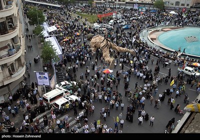 انجام حرکات راپل توسط یگان ویژه فاتحین در راهپیمایی روز جهانی قدس - میدان انقلاب 