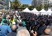 تظاهرات الجزایری‌ها برای پانزدهمین جمعه متوالی؛ دستگیری شماری از معترضان