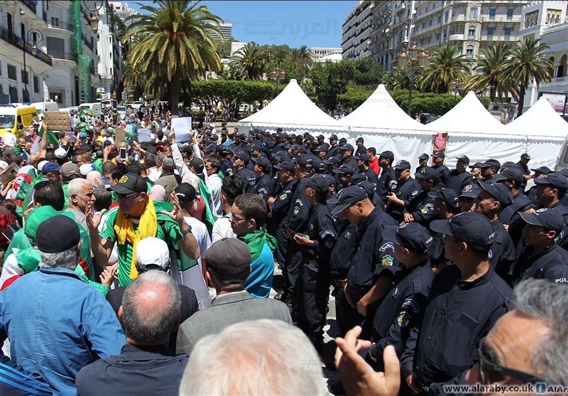 فراخوان الجزایری‌ها برای تظاهرات میلیونی؛ آماده‌باش دستگاه‌های حکومتی