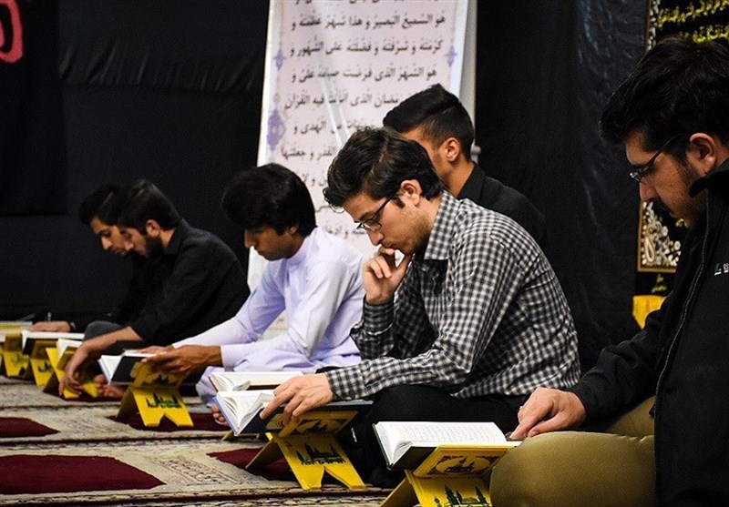 محفل انس با قرآن و ضیافت افطاری دانشجویان غیرایرانی دانشگاه آزاد برگزار شد