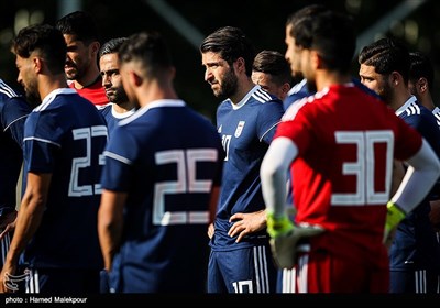 کریم انصاری‌فرد در تمرین تیم ملی فوتبال ایران