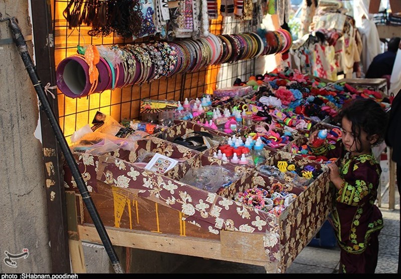 نبض تند خرید عید فطر در بازار دستفروشان زاهدان به روایت تصویر