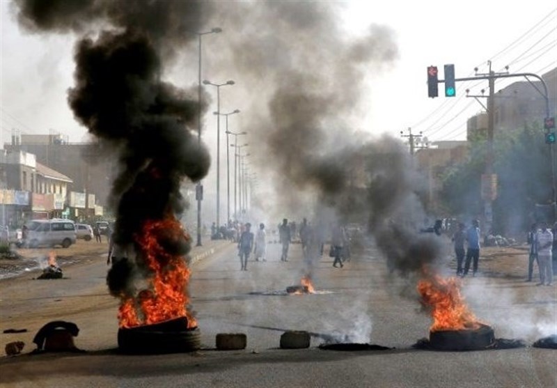 مقتل 4 متظاهرین وجولة من المفاوضات بین المجلس العسکری وقادة الاحتجاج فی السودان
