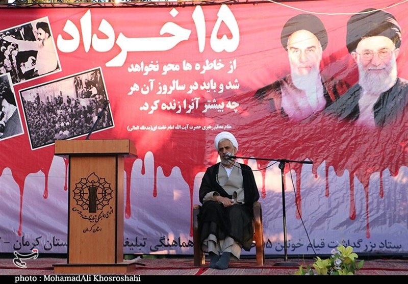 کرمان| ایستادگی مردم ایران رمز پیروزی و پویایی انقلاب است