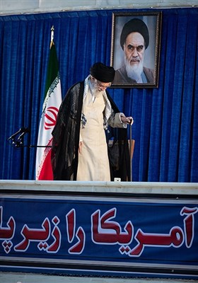 ورود رهبر معظم انقلاب به مراسم سی امین سالگرد ارتحال امام خمینی(ره) 
