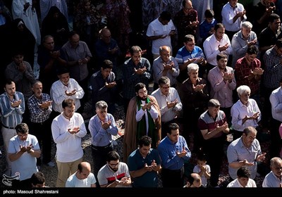 اقامه نماز عید فطر- امامزاده ابوالحسن(ع) تهران