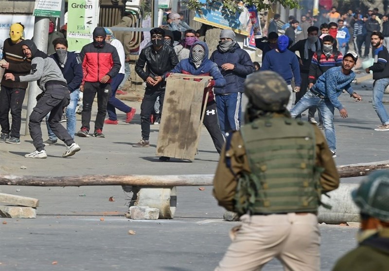 کشمیر: ضلع پلوامہ میں بھارتی فوج کی فائرنگ سے 4 کشمیری شہید