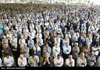 نمازگزاران نماز جمعه تهران