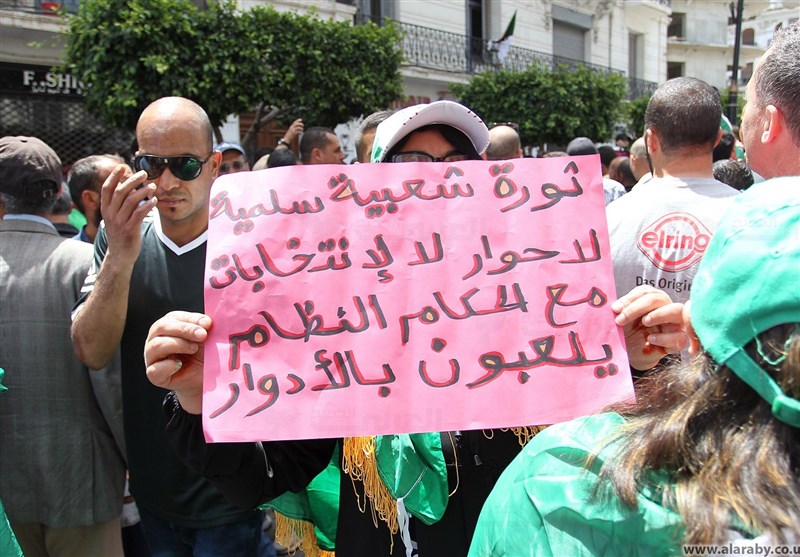 تظاهرات الجزایری‌‎ها برای شانزدهمین جمعه متوالی؛ تاکید بر کناره‌گیری مسئولان دولت قبل