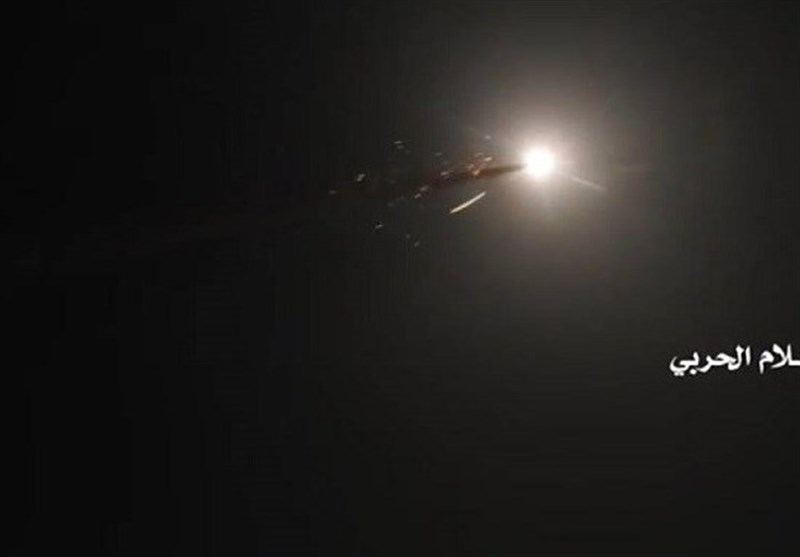 فیلم/ لحظه سرنگونی هواپیمای پیشرفته آمریکایی در آسمان الحدیده یمن