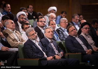 محمود نیلی احمدآبادی رئیس دانشگاه تهران در هشتمین کنفرانس الگوی اسلامی ایرانی پیشرفت