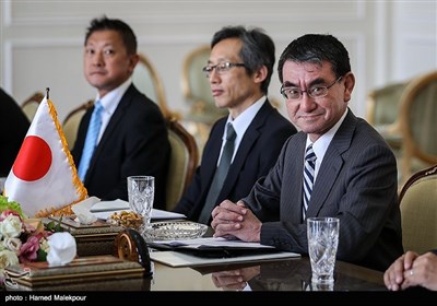 تانا کونو وزیر امور خارجه ژاپن در دیدار با محمدجواد ظریف