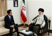 Japan&apos;s Prime Minister Meets Ayatollah Khamenei in Tehran