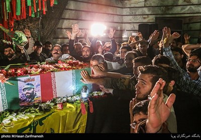 مراسم وداع با پیکر شهید مدافع حرم محمد جنتی در مسجد حجت(ع)