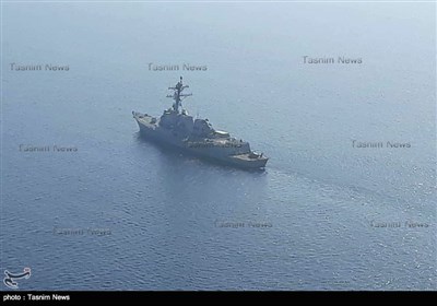 حضور ناوشکن آمریکائی USS Bainbridge (DDG 96) در محل حادثه