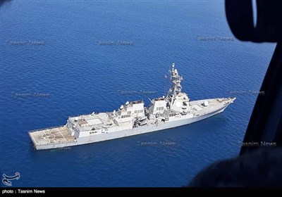 حضور ناوشکن آمریکائی USS Bainbridge (DDG 96) در محل حادثه