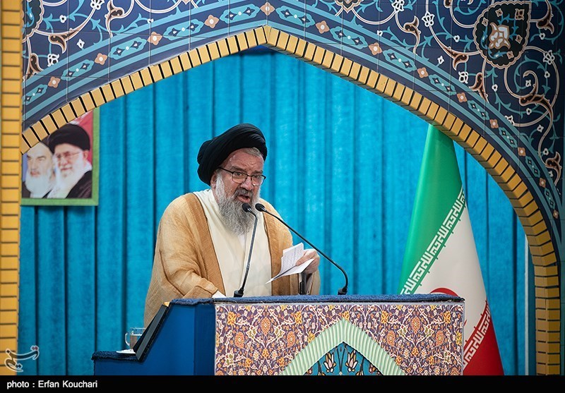 خطیب طهران: تقلیص التعهدات فی الاتفاق النووی خطوة عقلانیة
