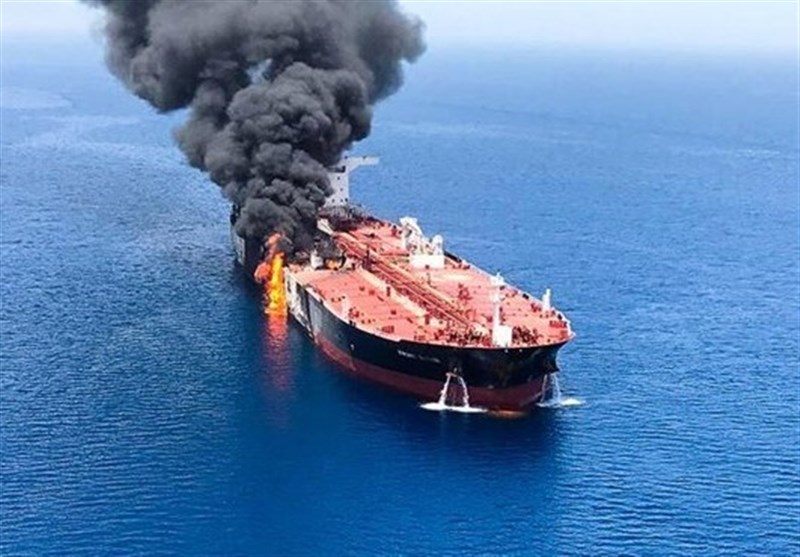 نفتکش های حادثه دیده از آب های تحت نظارت ایران خارج شدند + عکس