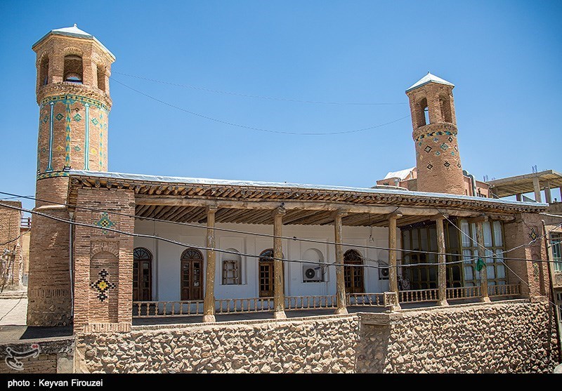 Two-Minaret Mosque in Iran&apos;s Saghez