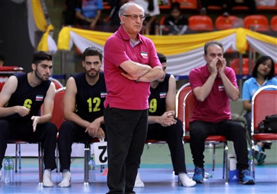  هادی رضایی سرمربی تیم ملی والیبال نشسته شد 