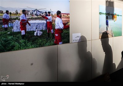 افتتاح نمایشگاه عکس "خانه‌ای که سیل برد، مهری که سیل آورد" در ایوان انتظار میدان ولیعصر(عج)