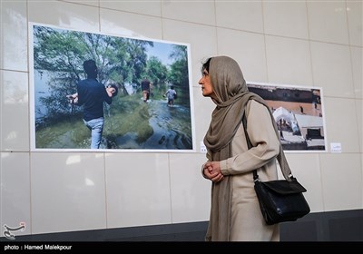 افتتاح نمایشگاه عکس "خانه‌ای که سیل برد، مهری که سیل آورد" در ایوان انتظار میدان ولیعصر(عج)