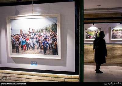 افتتاح نمایشگاه عکس ونقاشی "قابی از لبخندناب"