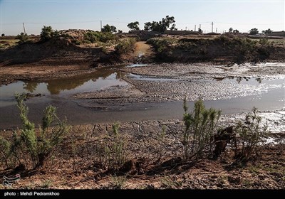 آب این رودخانه از کانال «وصیله» تأمین می‌شود و حدود ۳۰ هزار هکتار از اراضی ناخالص اطراف را تحت پوشش قرار می‌دهد در سیلاب اخیر خروجی سد کرخه تا بیش از ۲ هزار مترمکعب درثانیه نیز افزایش یافت که باعث زیر آب رفتن بخش‌های زیادی از روستاها و اراضی کشاورزی شهرستان‌های مسیر این رودخانه اعم از شوش، حمیدیه و هویزه شد