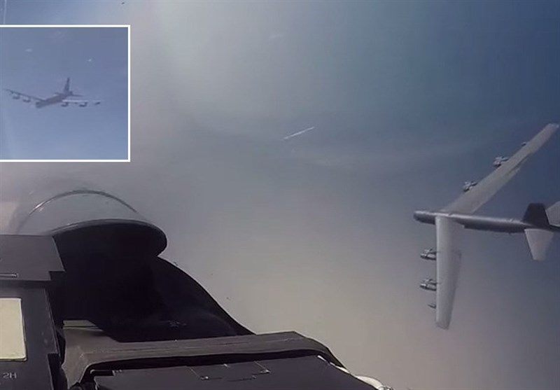 Video of Moment US Strategic Bomber Intercepted by Russian Su-27 Fighter