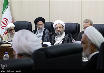 آیت الله آملی لاریجانی رئیس مجمع در جلسه مجمع تشخیص مصلحت نظام