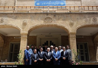 سفر محمدجواد ظریف وزیر امور خارجه به اصفهان