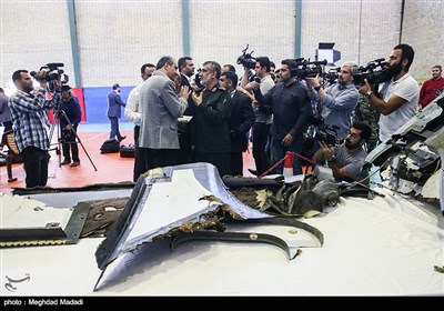 نمایش قطعات پهپاد شکارشده آمریکایی توسط سپاه