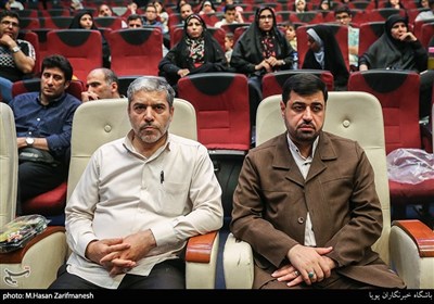محمدمهدی دانی رییس انجمن روزنامه نگاران و خبرنگاران ایران در جشن دو سالگی گروه سرود بین المللی نسیم رحمت 