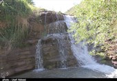 جوشش تابستانی چشمه‌ها و آبشارها در روستای گردشگری بند ارومیه+ فیلم