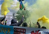 Yellow Vests Protesters Pour to Paris Streets in 32nd Straight Week (+Video)