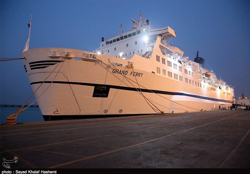 پهلوگیری پیشرفته‌ترین کشتی تجاری و گردشگری در بندر بوشهر به روایت تصویر