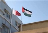 ادامه مخالفت بحرینی‌ها با کنفرانس منامه؛ نصب پرچم فلسطین بر بالای منازل