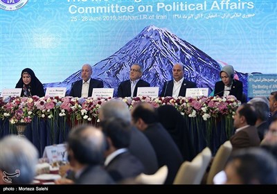 مجمع مجالس آسیایی دارای 4 کمیته فرهنگی، اجتماعی، سیاسی، اقتصادی و اداری و مالی است که پس از برگزاری نشست کمیته سیاسی در اصفهان، کمیته اداری و مالی در شهریور و در بغداد برگزار می‌شود.