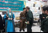 تجلیل فرمانده سپاه کردستان از خانواده‌ «شهید بختیار امینی»+تصاویر