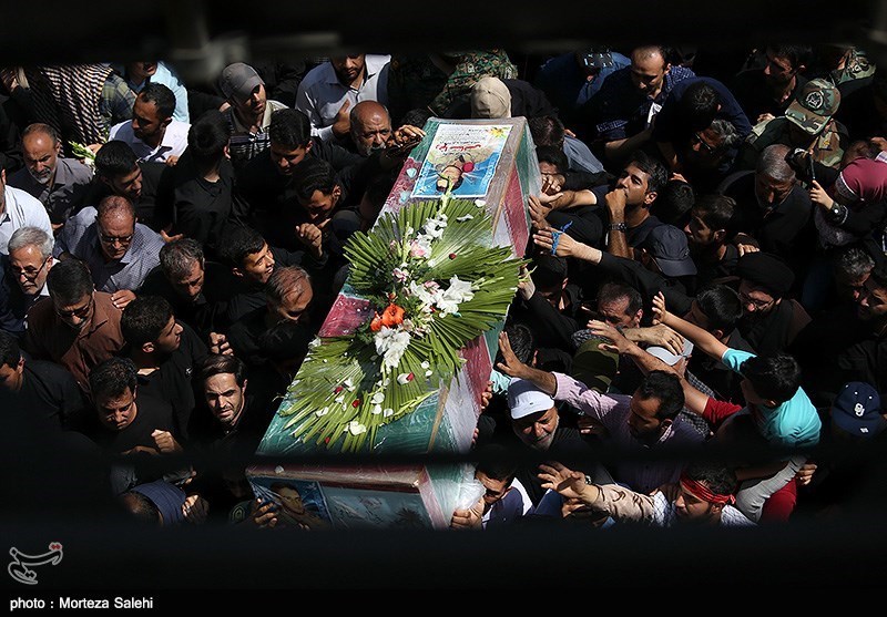 مراسم تشییع شهدای دفاع مقدس در اصفهان به روایت تصاویر
