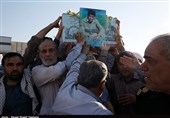 مردم بوشهر از پیکر مطهر شهید سلیمی استقبال کردند
