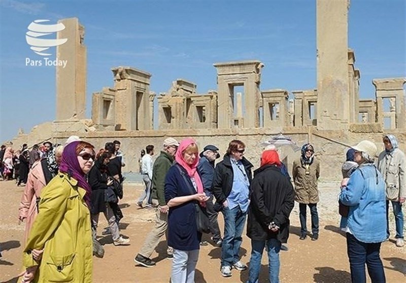 وزیر میراث فرهنگی در بوشهر: شمار گردشگران خارجی به ایران به 10 میلیون نفر می‌رسد