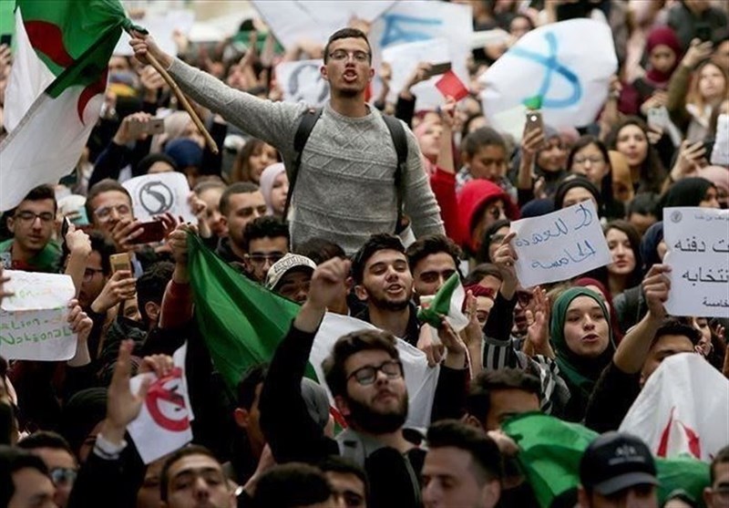 الجزائریون یجددون رفضهم للانتخابات