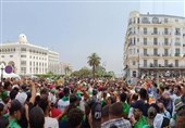 تظاهرات گسترده الجزایری‌ها در سالروز استقلال/ تاکید برکناره‌گیری بقایای دولت سابق